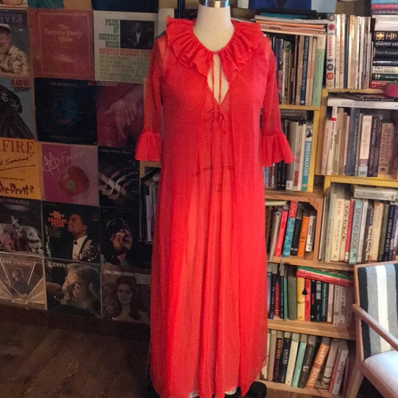 Union 70s Gown & Robe - Picture 6 of 8
